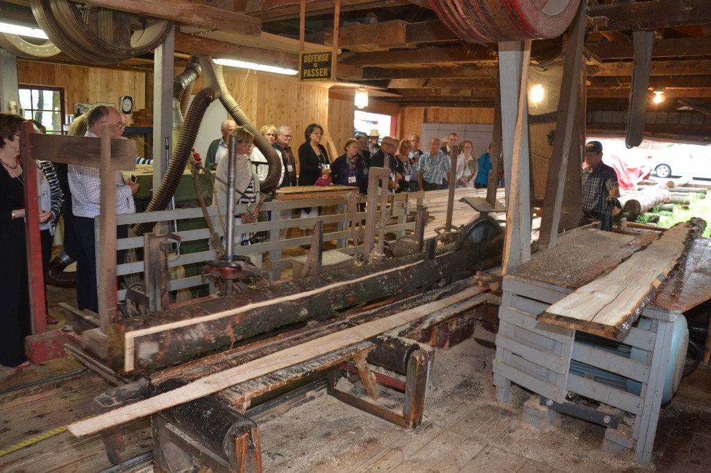 Participants intéressés à la scierie